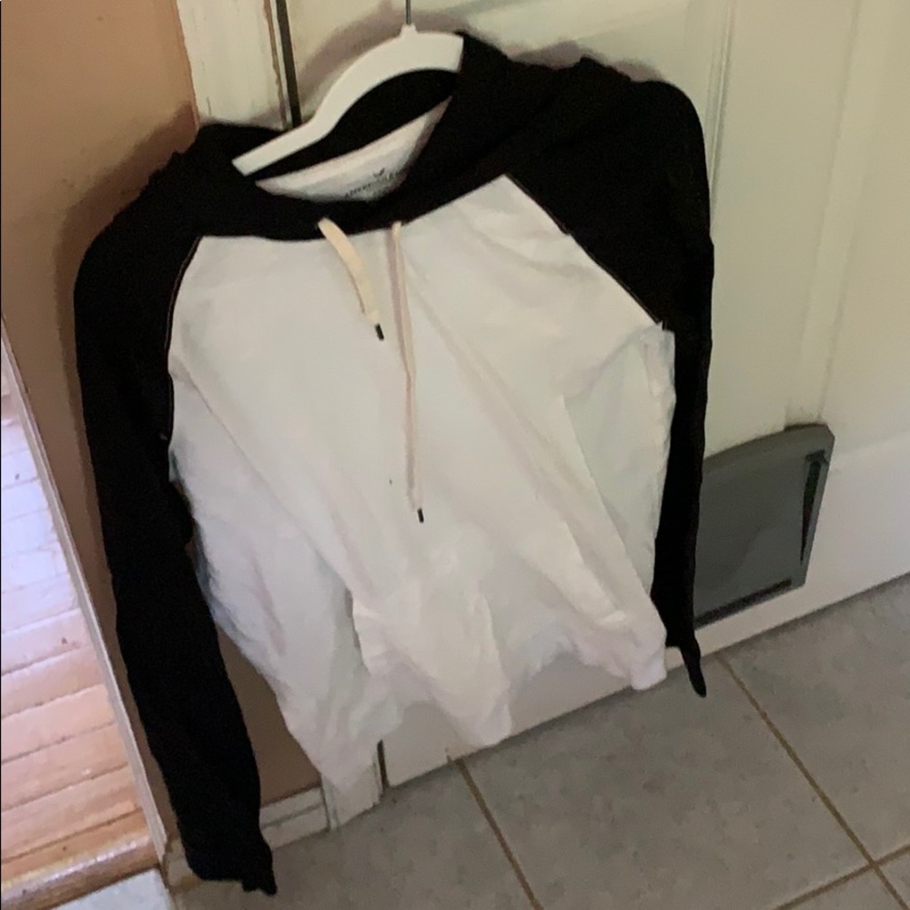 White Men’s Small American Eagle Pullover Hoodie